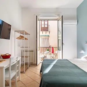 Guest house Punto Al Capo Intero O Stanze Matrimoniali Con Bagno Privato, Palermo